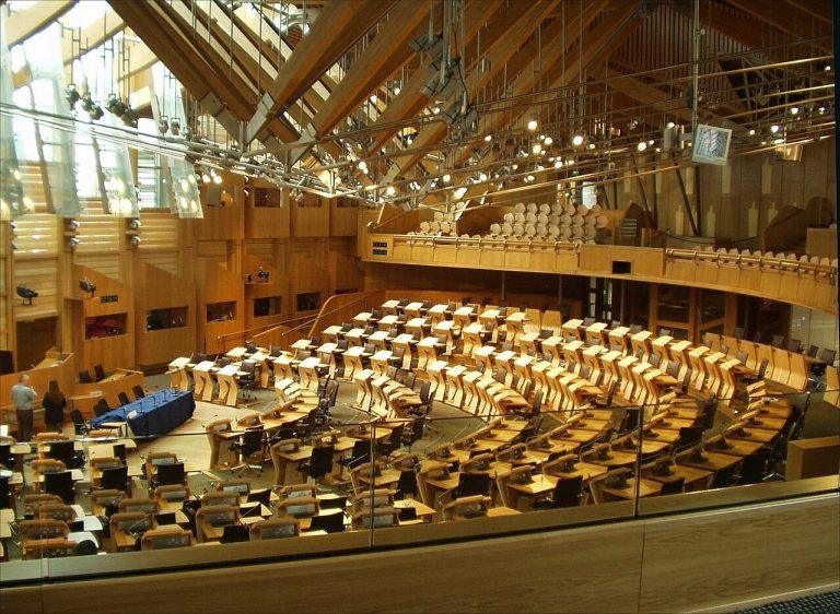 Stádas oifigiúil faighte ag an nGàidhlig agus an Albainis san Albain
