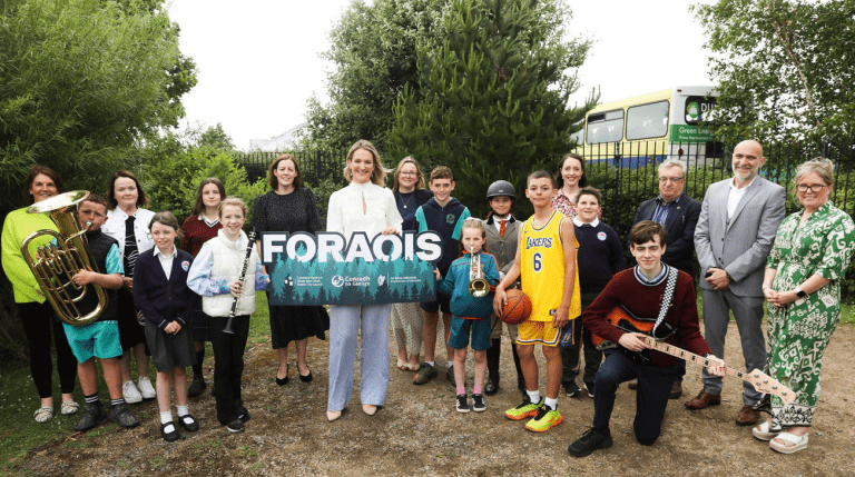 Tabharfaidh tionscadal nua deis do dhaltaí Gaelscoile an teanga a labhairt taobh amuigh den scoil